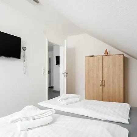 With 1 Bedroom شقة